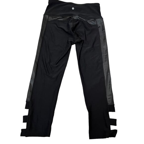 Layers Women's Capri Length Cutout Athletic Sporty  Sides Leggings Sz XS - Picture 8 of 9